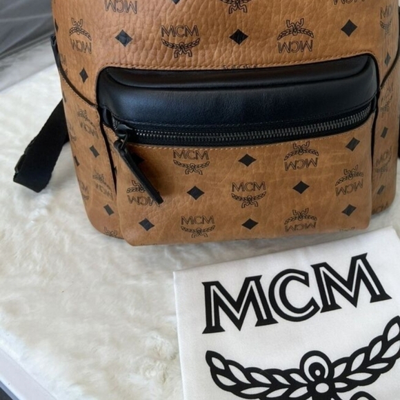 Authentic MCM LEATHER CLASSIC BAGPACK. - Picture 9 of 9